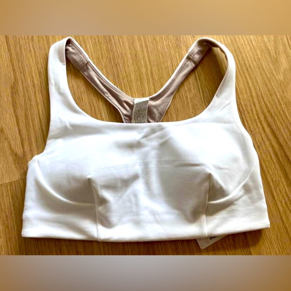 Lululemon wunder train bra size 6 white (new)